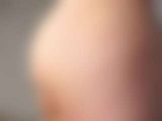 Live cam show with LauriTrucchio - Grey Eyes on sexylivex.com