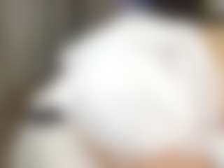 Live cam show with LauriTrucchio - Moan on madthumbs