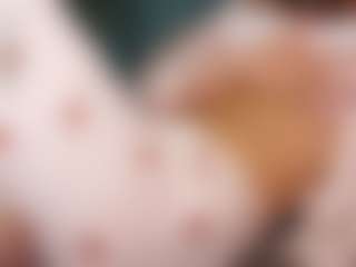 LauriTrucchio's Live Sex Cam Show