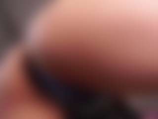 Live cam show with LauriTrucchio - Moaning on Camsoda