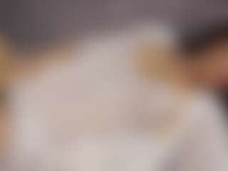 Live cam show with LauriTrucchio - Booty on Cam Slut