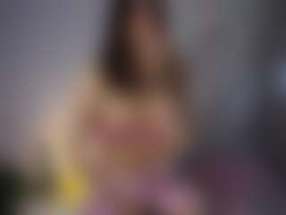 Show de cam en vivo con LauriTrucchio - Kisses en Camsoda