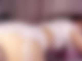 Live cam show with LauriTrucchio - Kisses on Streamer API