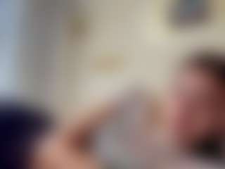 Live cam show with RoselleAvary - Upskirt on thefappeningchat.com