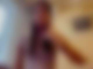 Live cam show with RoselleAvary - Moaning on Camsoda
