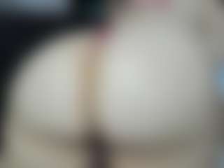 Live cam show with Alexaa Blumm - Oil on fapnchat