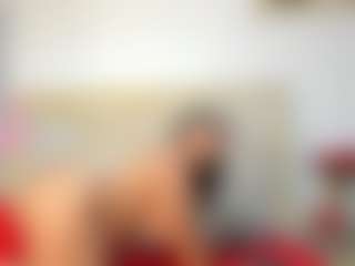 Jade-Roxx MILF webcam performer live streaming