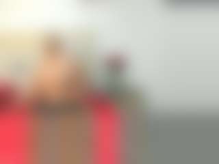 Jade-Roxx MILF webcam performer live streaming