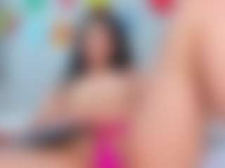 Live cam show with Linda-Cooper - Moaning on Camsoda