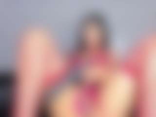 Live cam show with Linda-Cooper - Moaning on Uber Horny