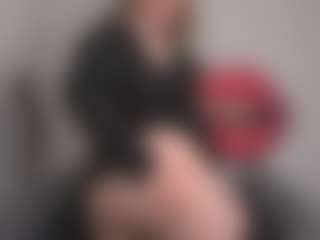 Live cam show with NikkiWet - Hairy Pussy on Gym Cam Girls