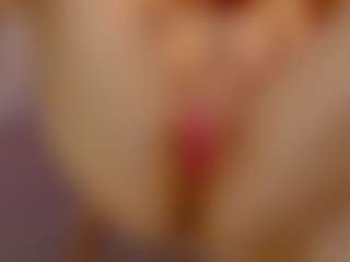 Live cam show with AngelEva - Average on 1on1-livenow