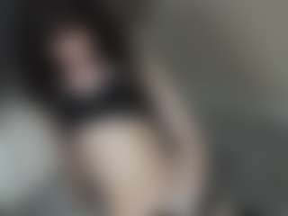 Live cam show with GladisBelousson - Moaning on Camsoda