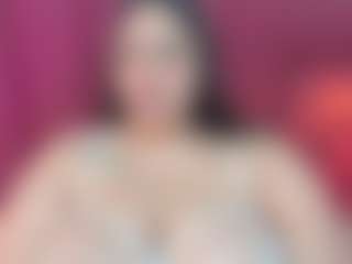 Live cam show with Maya-curvy - Ass Clapping on SpunkLive