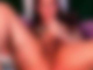 Live cam show with EvaLanie - Drinking on Dare Cams