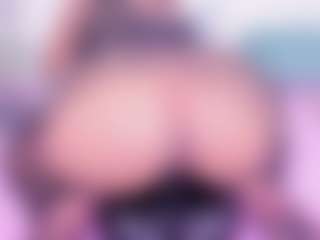 Live cam show with MiistyRose - Facial on Camsoda