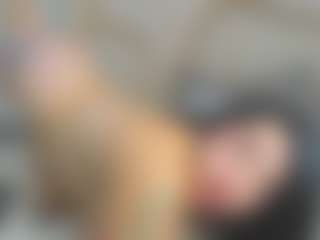 Zayra MILF webcam performer live streaming