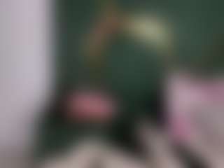 Live cam show with Zayra - Average on Gym Cam Girls