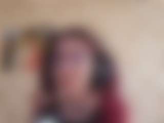 Live cam show with Isa - Average on AdultVida.com