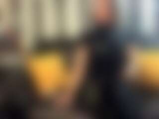 Live cam show with DesiredDomina - Muscular on livesuperchat.net