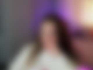 Live cam show with Kylara-1 - Body Massage on Milf Play