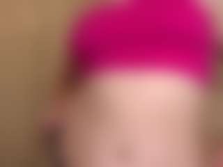 Live cam show with LucienneRelkin - Moaning on Camsoda