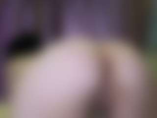 Live cam show with Emma - Grey on luckytryst.com