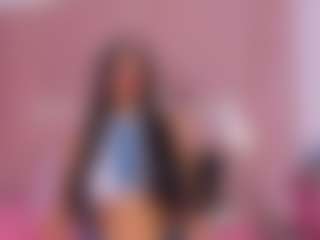 Live cam show with Honeyht - Skinny on Camsoda