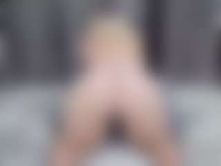 Live cam show with rileyloganbbw - Blue Eyes on Big Tits