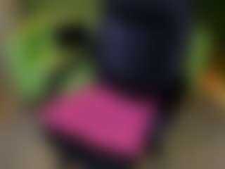 Live cam show with Karoline - Moaning on dropp.cam