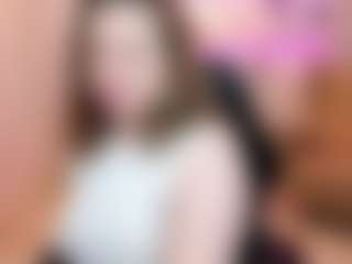 Live cam show with Karoline - Shaved Pussy on Camsoda