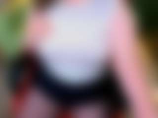 Live cam show with Karoline - Striptease MILF on CSO-WL
