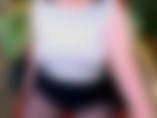 Live cam show with Karoline - Middle Aged on CamSodaAdn