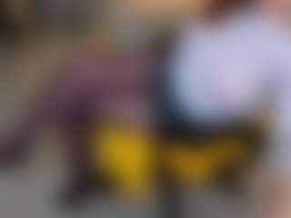 Live cam show with Karoline - Normal on xDating