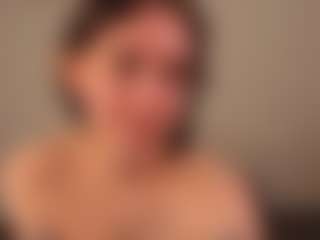 EmelineMooring's Live Sex Cam Show