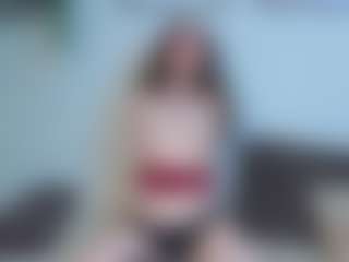 Live cam show with EmelineMooring - Full Nudity on Hubzter Live