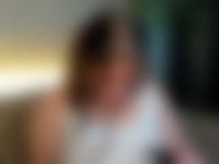 Live cam show with Maya-Raay - Average on Cam Slut