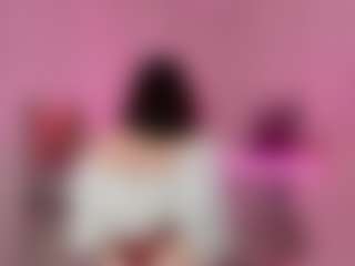 Live cam show with Maya-Raay - Sexydance on livesuperchat.net