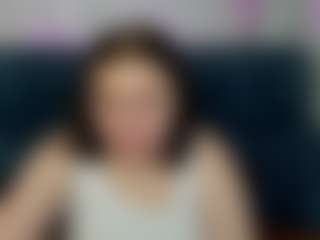 Live cam show with Maya-Raay - Oil on Milfs Live