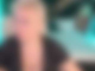 Live cam show with CrystalVibe - Facial on Free Soda