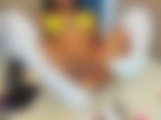 Live cam show with ErikaMoore - Boots on SquirtSoMuch