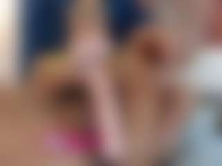 Live cam show with ErikaMoore - Public Ebony on madthumbs