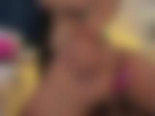 Live cam show with ErikaMoore - Ebony Teen (18+) on Dolls Live
