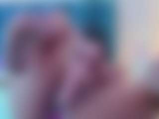 Live cam show with ErikaMoore - Nipple Play on xxxlivecams.org