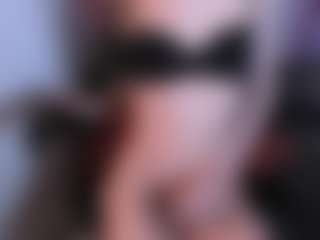 Live cam show with KiranaHayes - Caucasian on TeamSkeetLive