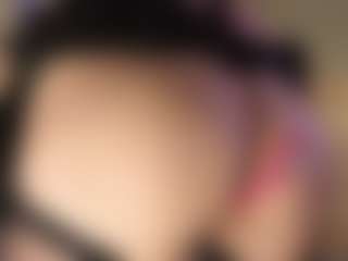Live cam show with LilluCooper - Blue Eyes on SpunkLive