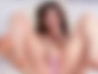 Live cam show with RaguelNoecker - Camel Toe on SquirtSoMuch