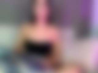 Live cam show with Zoee 8 - Facial Piercings on Mixed Magazine Live