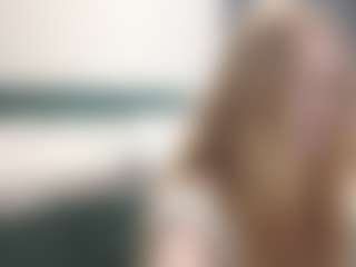 Live cam show with DionnaSeegars - Blonde Hair on Camsoda