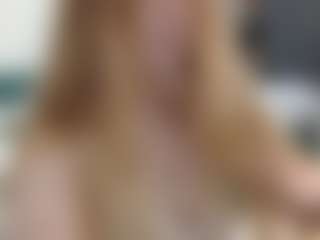 Live cam show with DionnaSeegars - Bra on Milfs Live